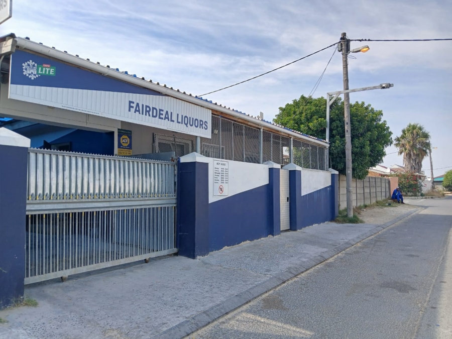 3 Bedroom Property for Sale in Fairdale Western Cape